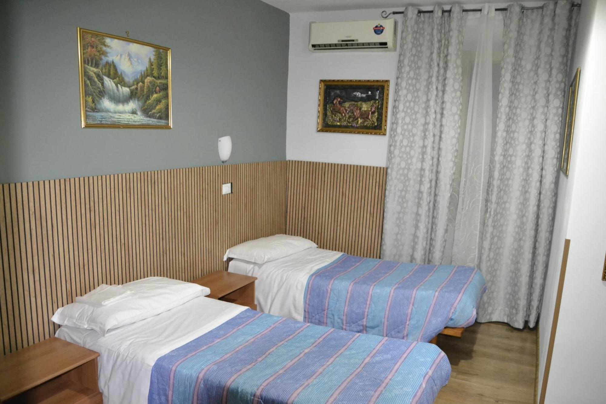 Aurora Boreale Hotel Рим Екстериор снимка